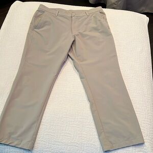 Under Armour 38 x 30 Khaki 1350053 Tech Golf Dress Pants